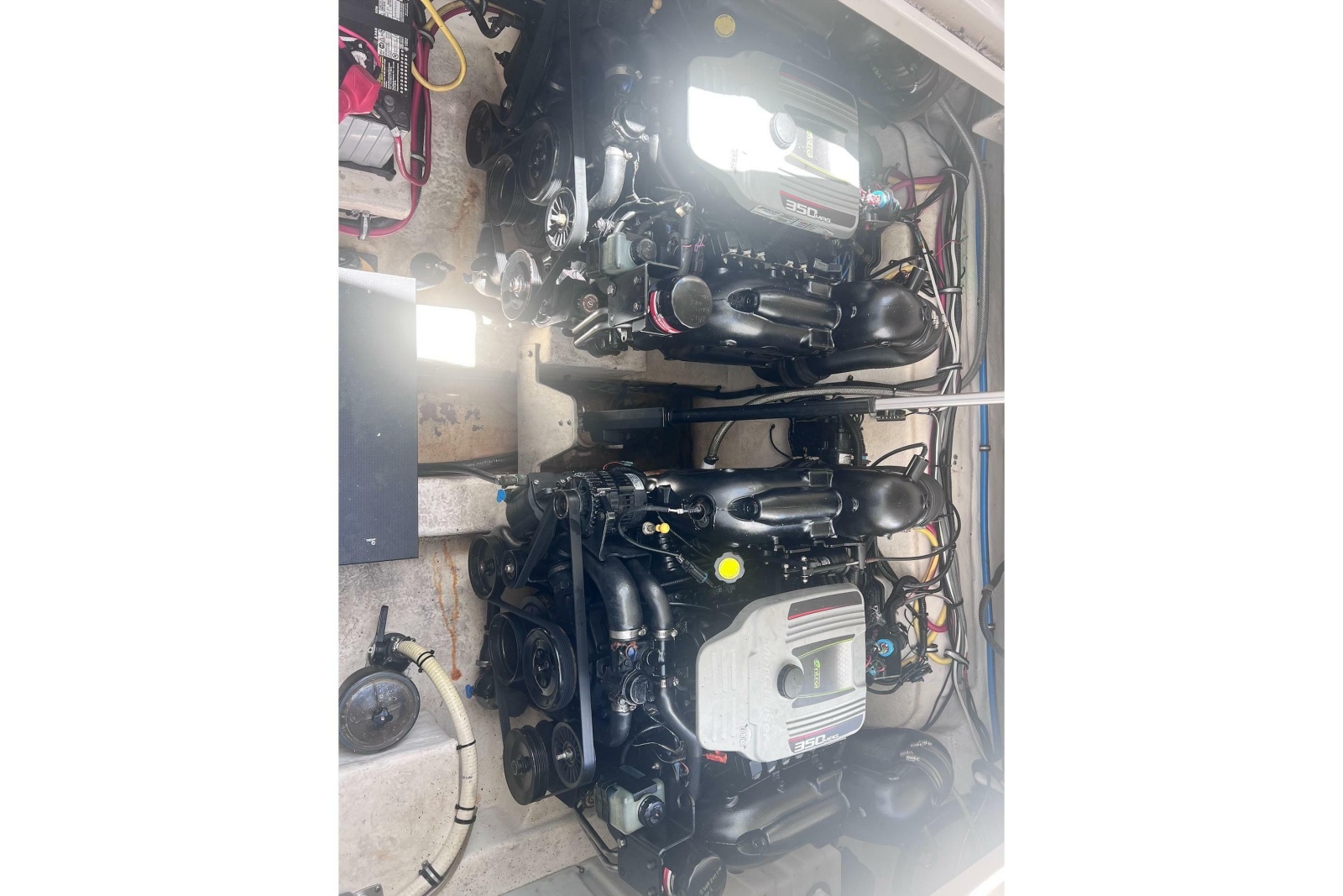2014 Monterey 320 Sport Yacht