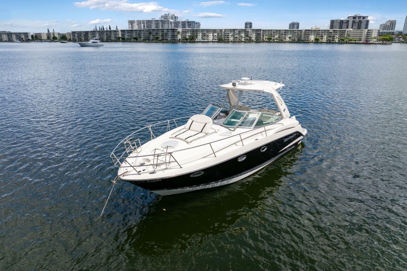 2014 Monterey 320 Sport Yacht