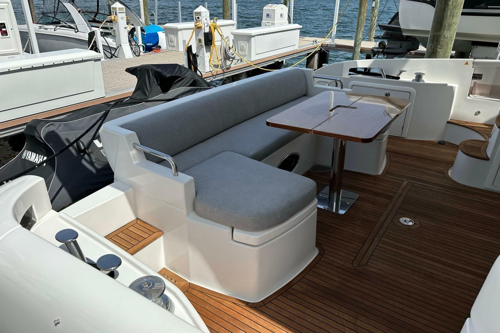 2013 Azimut Fly 53