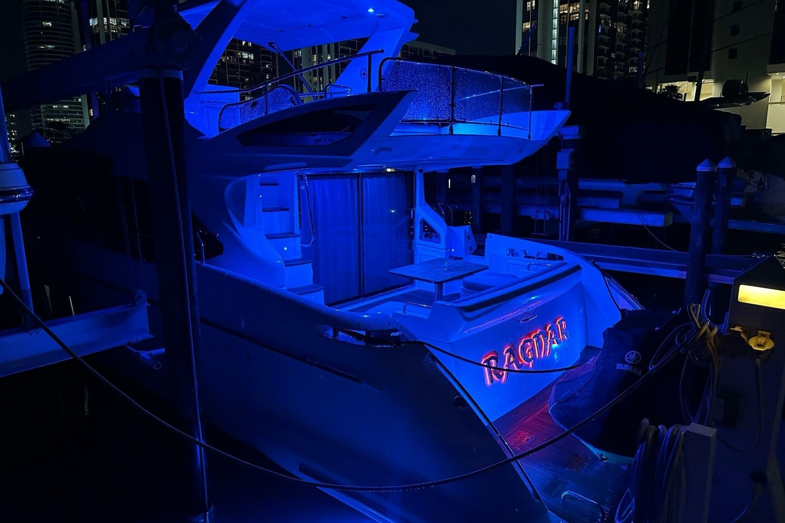 2013 Azimut Fly 53