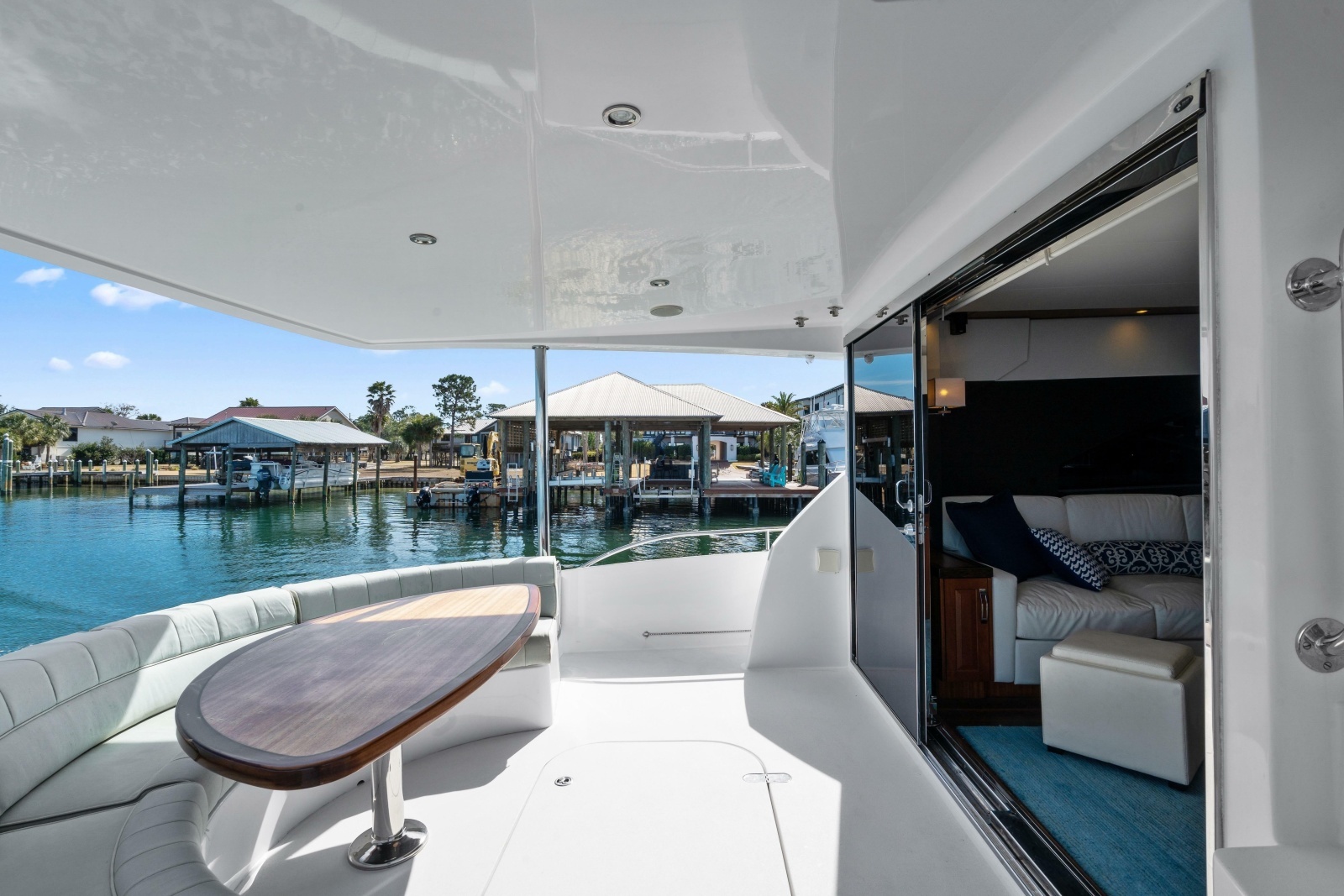2013 Hatteras 60 Motor Yacht