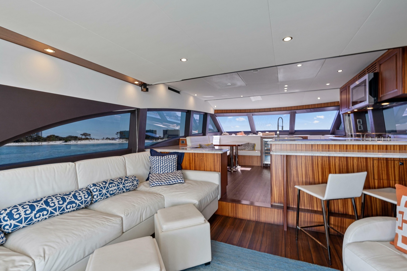 2013 Hatteras 60 Motor Yacht