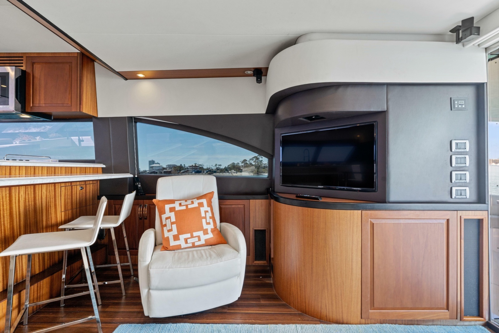 2013 Hatteras 60 Motor Yacht