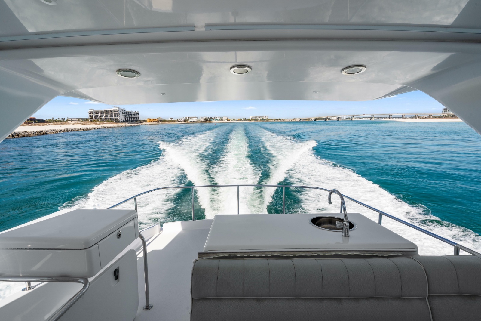 2013 Hatteras 60 Motor Yacht