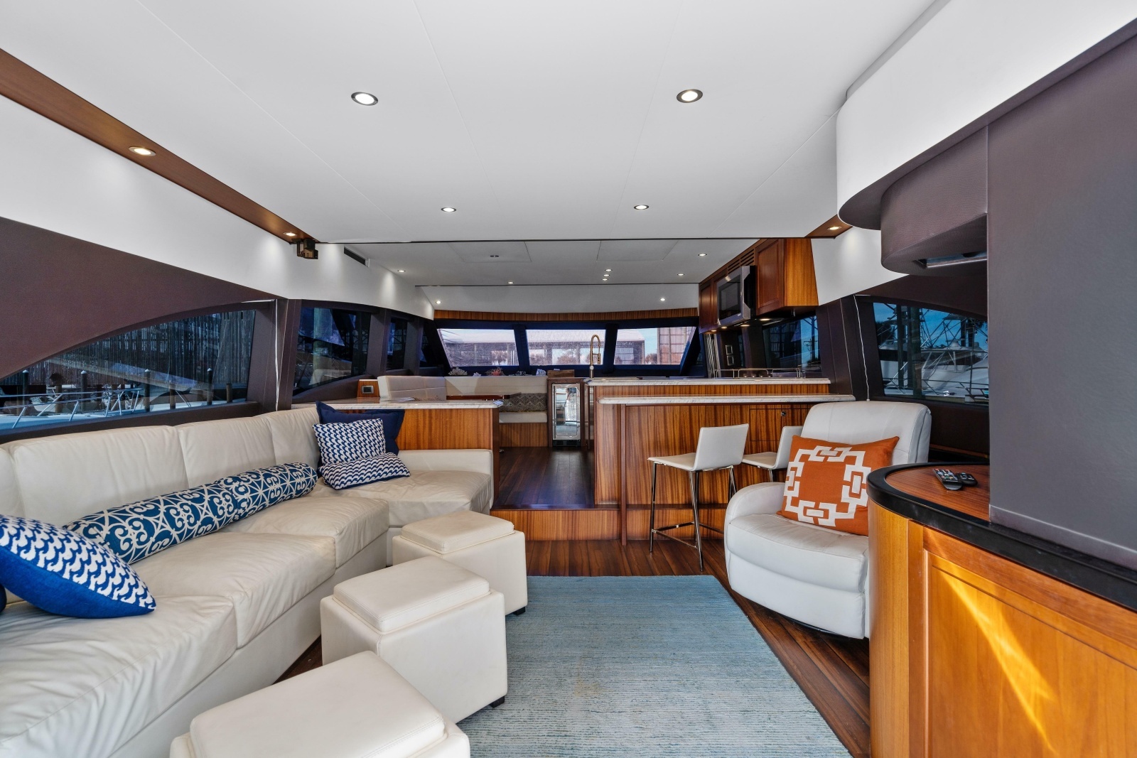 2013 Hatteras 60 Motor Yacht