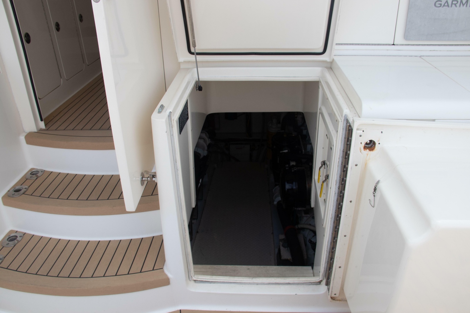 2013 Henriques 42 Express Hardtop