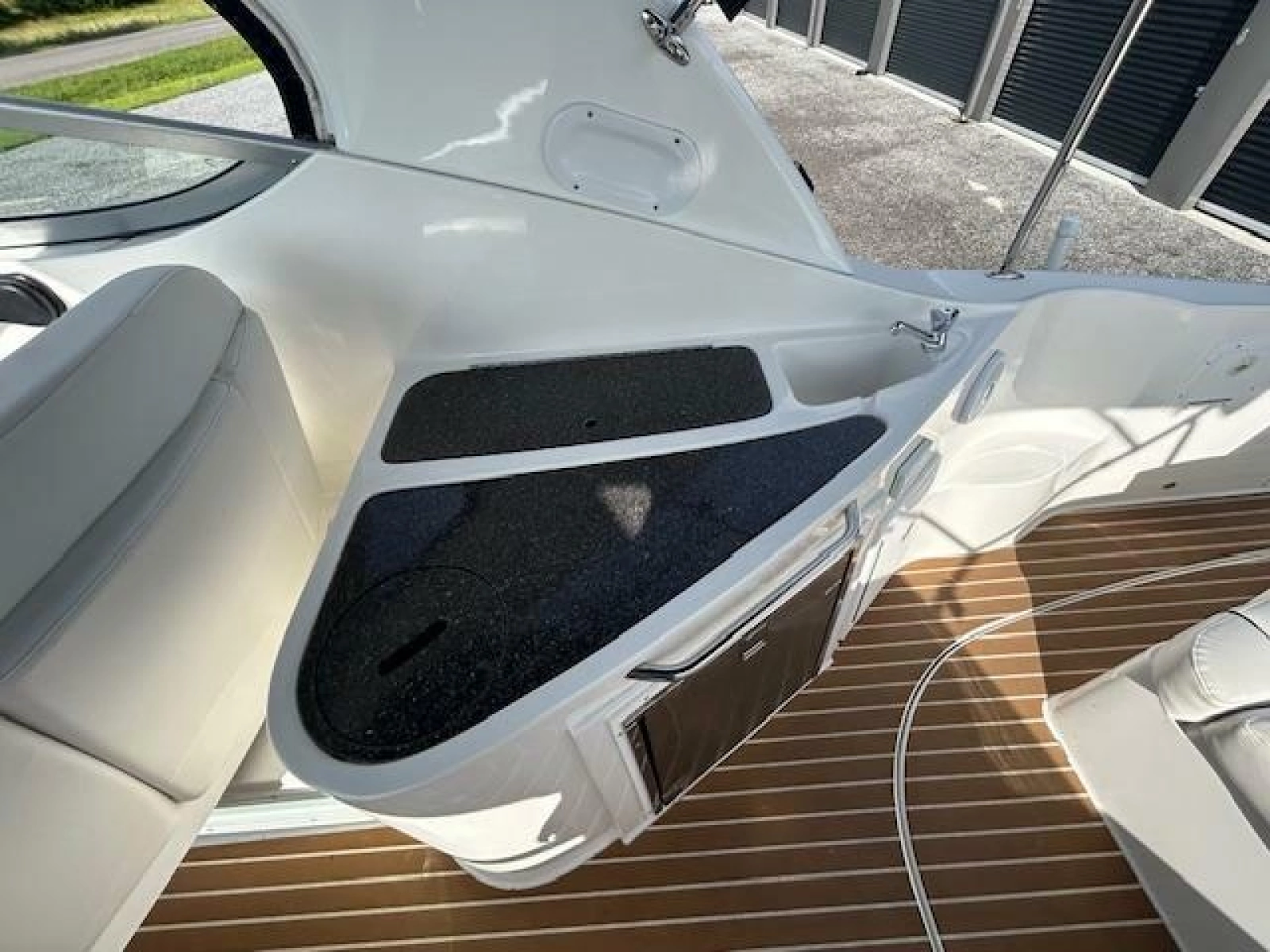 2013 Rinker 290 Express Cruiser