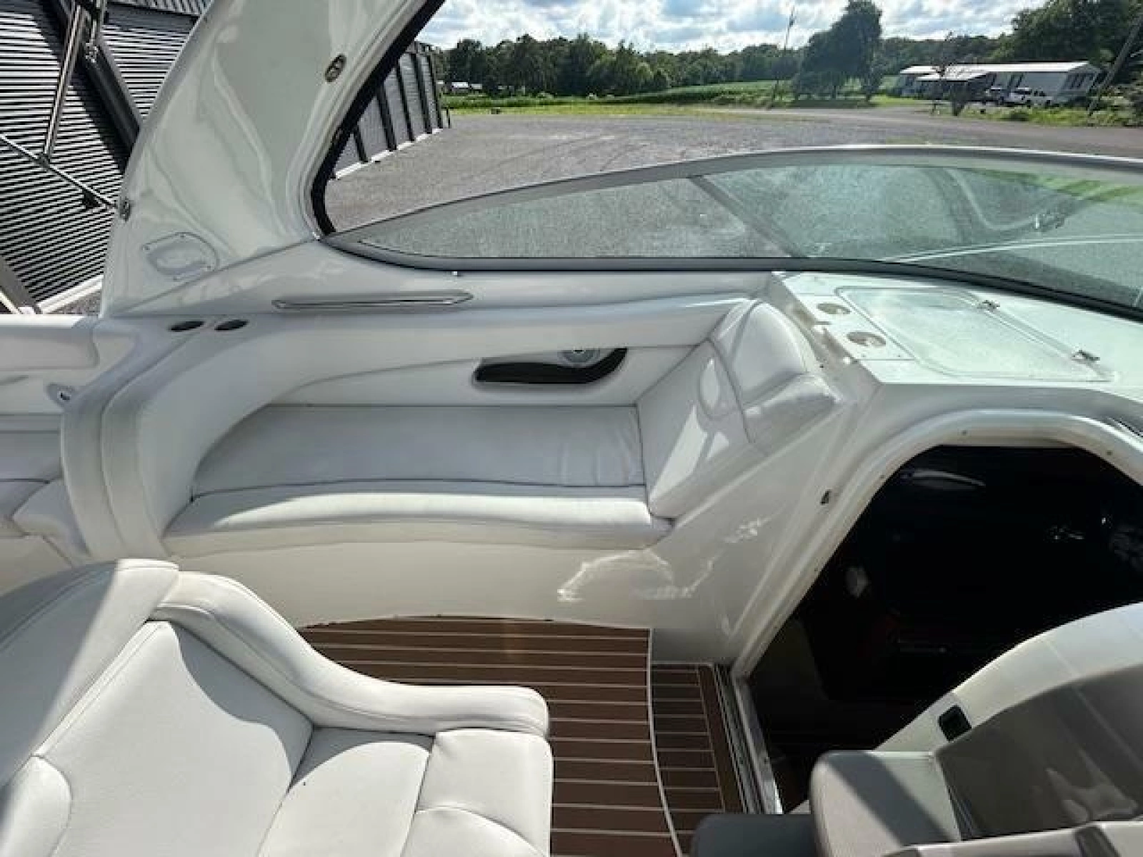 2013 Rinker 290 Express Cruiser