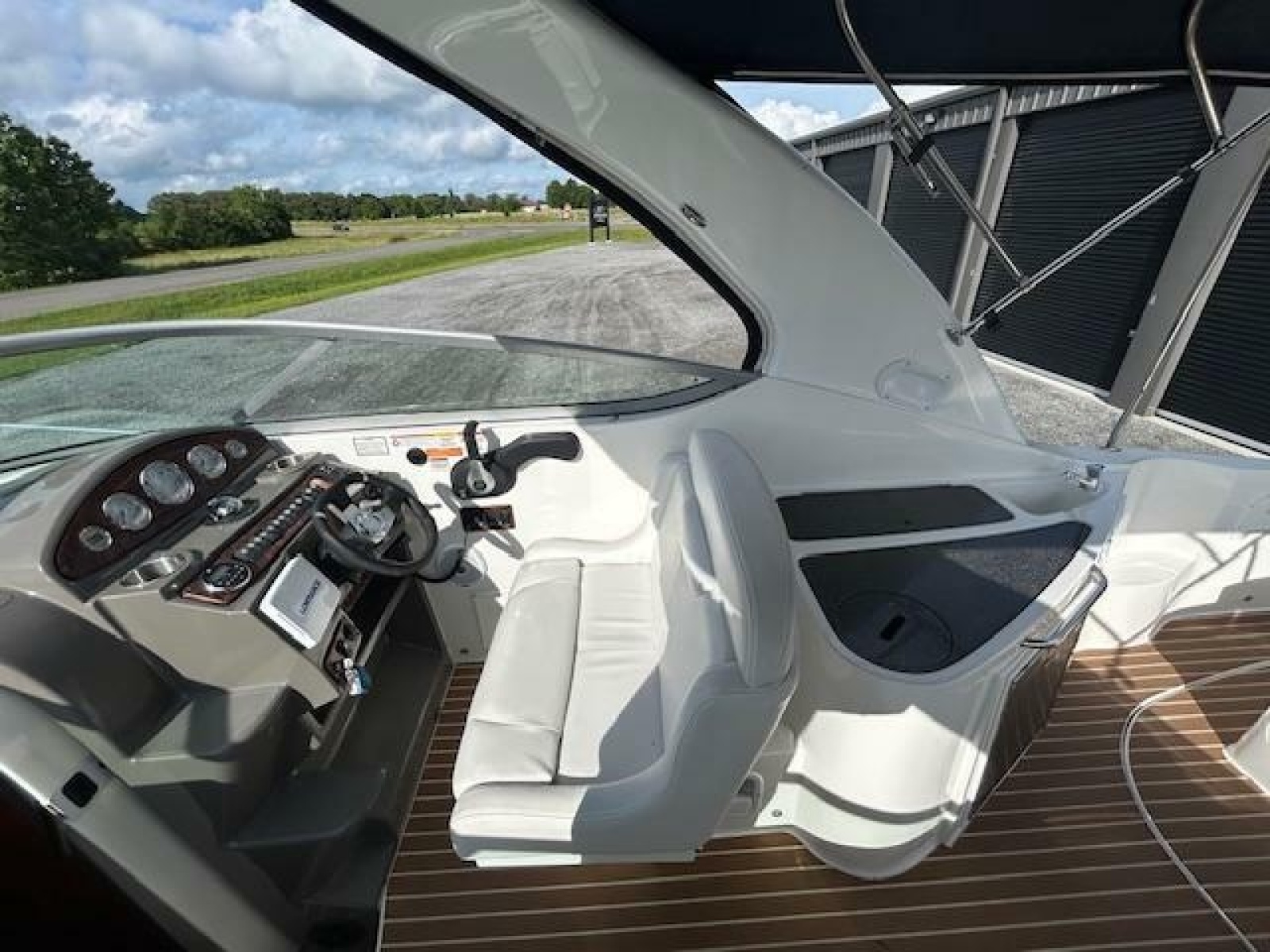 2013 Rinker 290 Express Cruiser