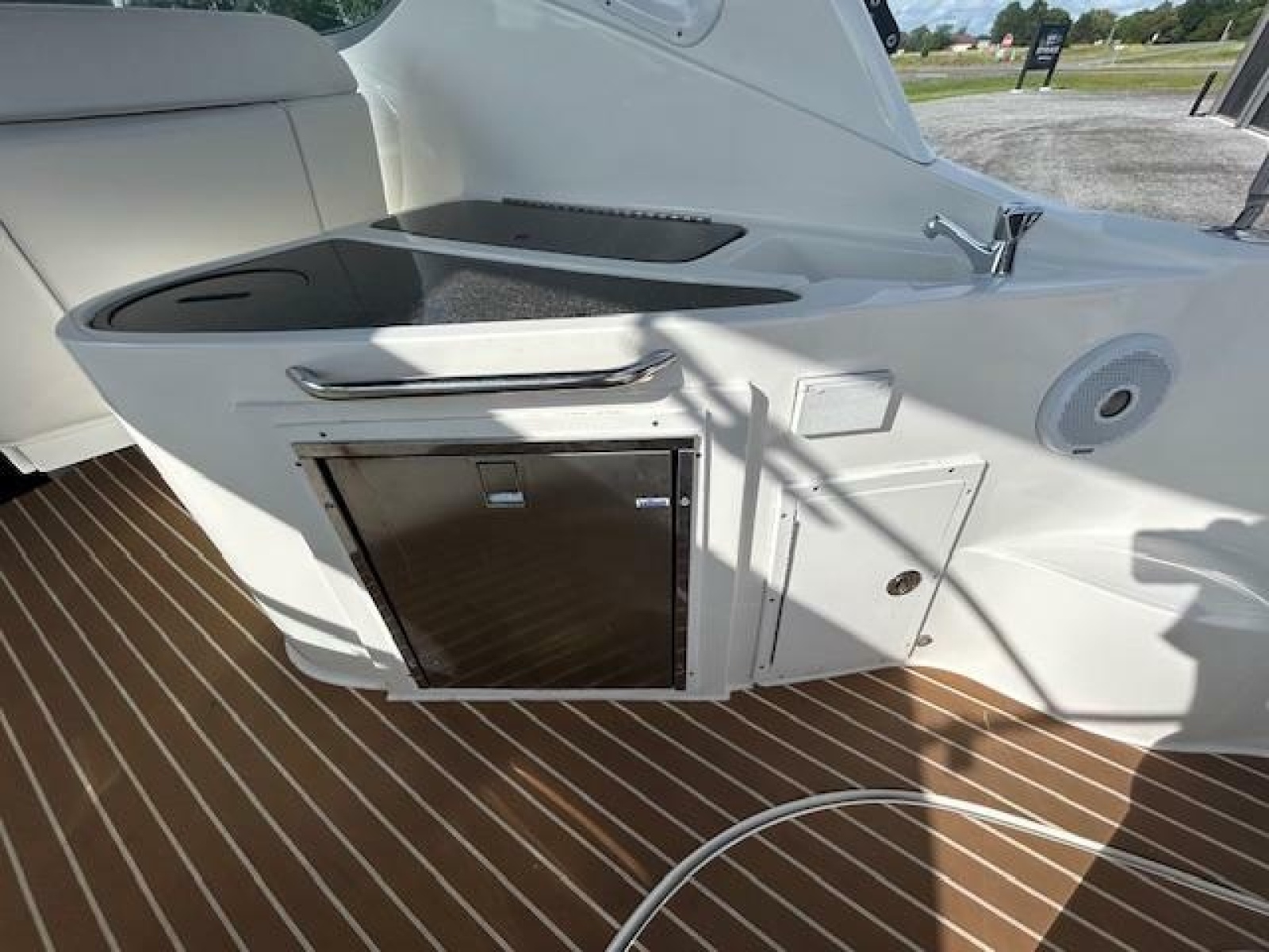 2013 Rinker 290 Express Cruiser