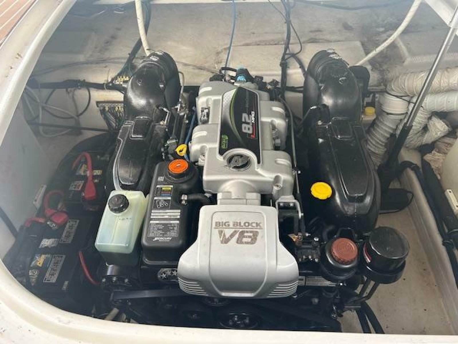 2013 Rinker 290 Express Cruiser