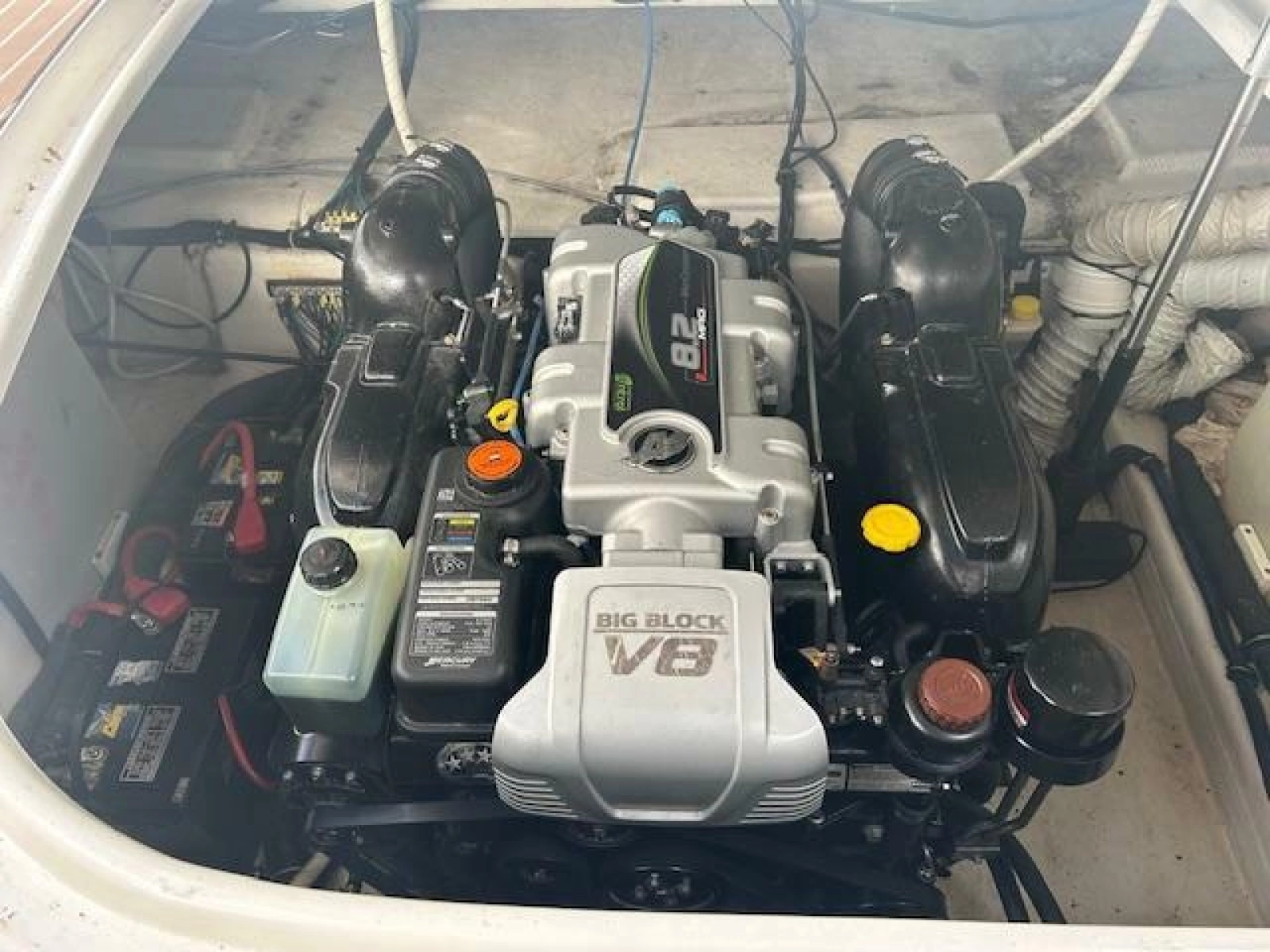 2013 Rinker 290 Express Cruiser