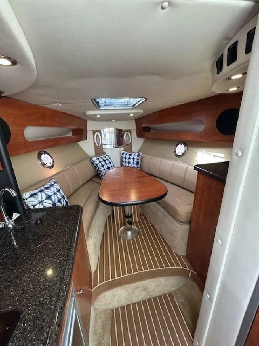 2013 Rinker 290 Express Cruiser