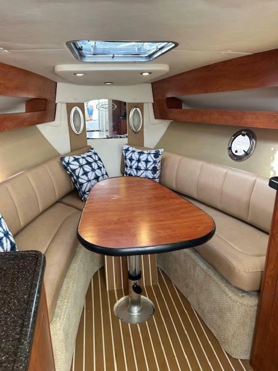 2013 Rinker 290 Express Cruiser