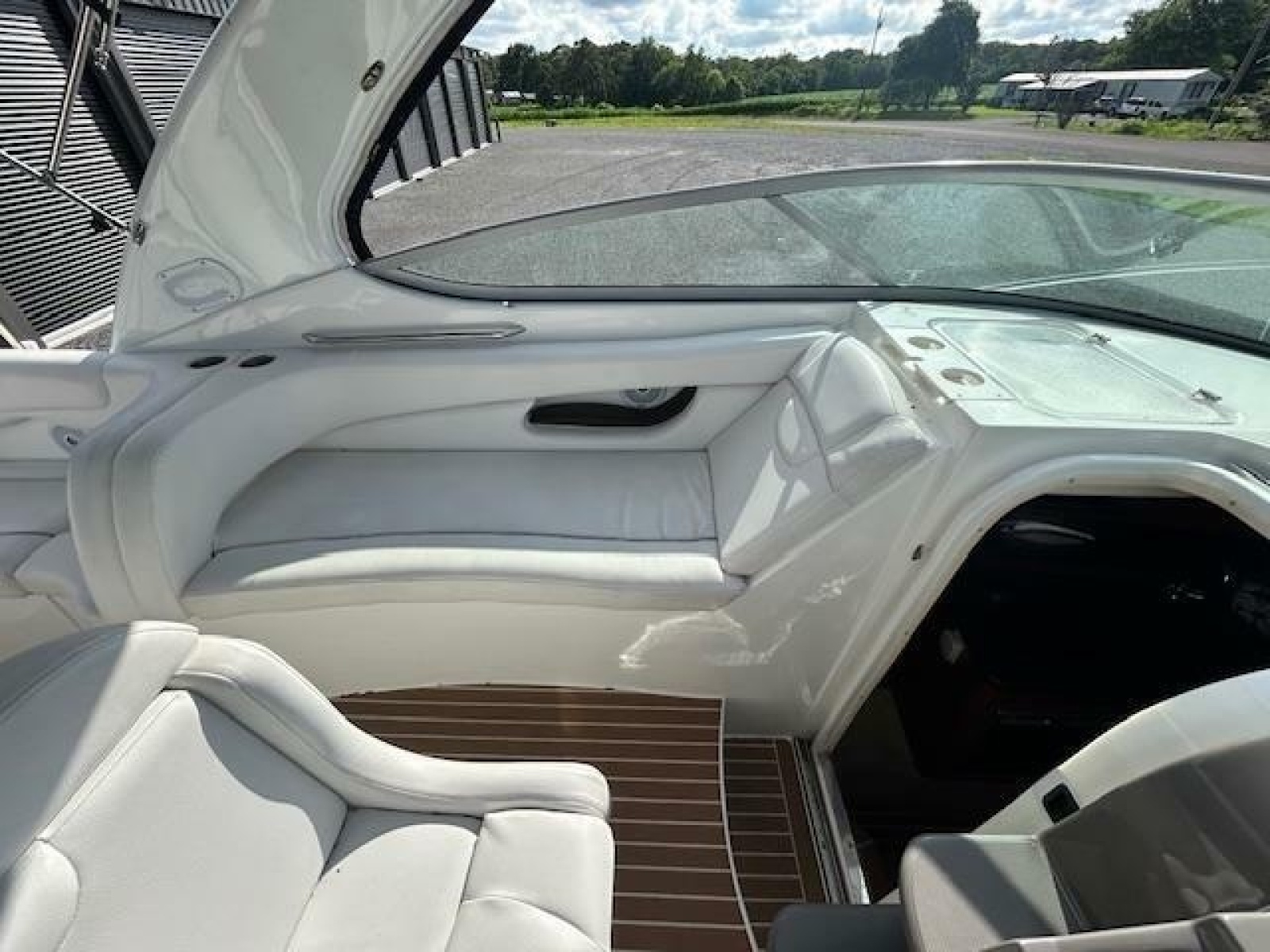2013 Rinker 290 Express Cruiser