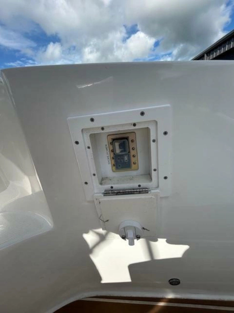 2013 Rinker 290 Express Cruiser