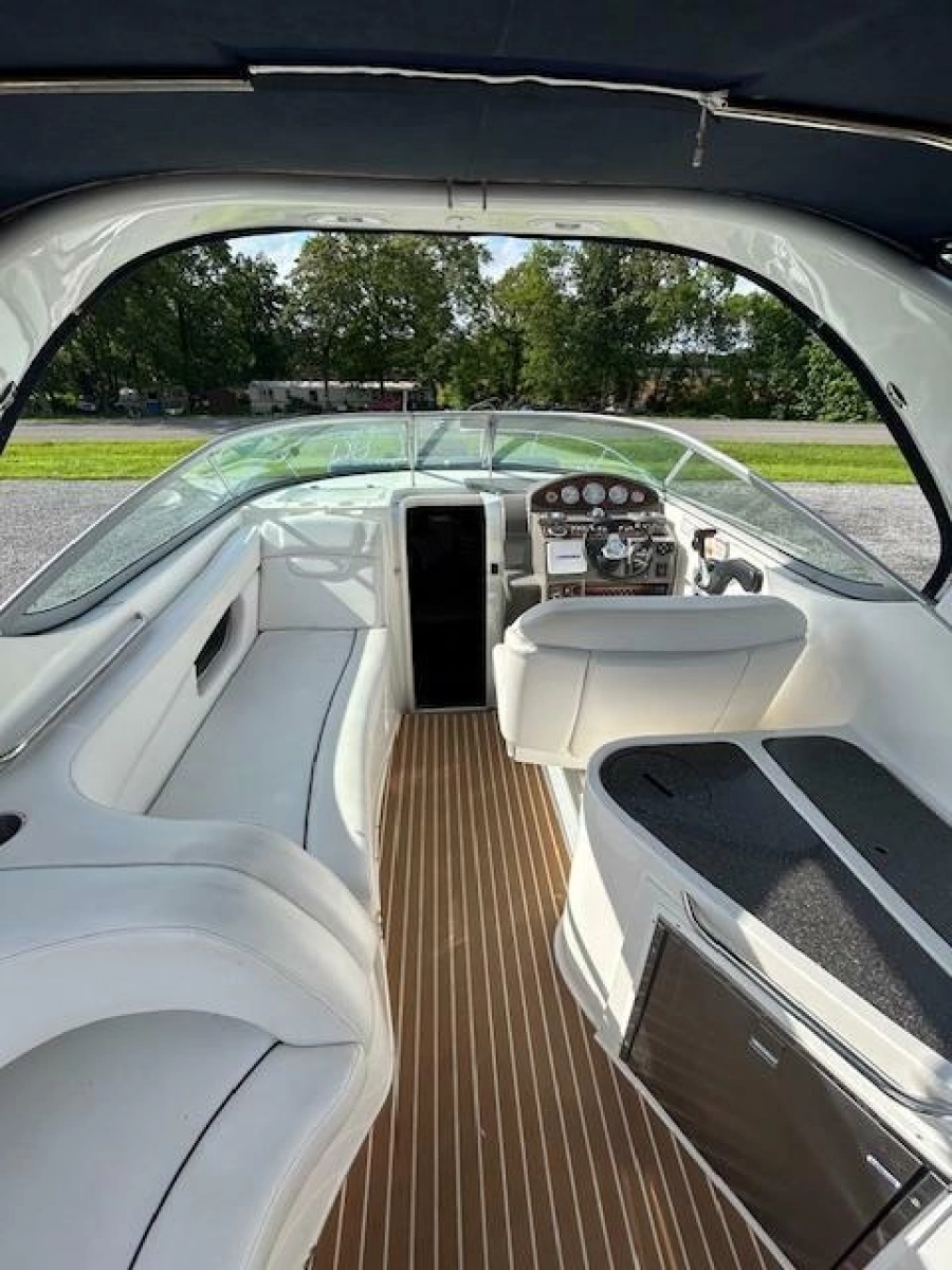 2013 Rinker 290 Express Cruiser