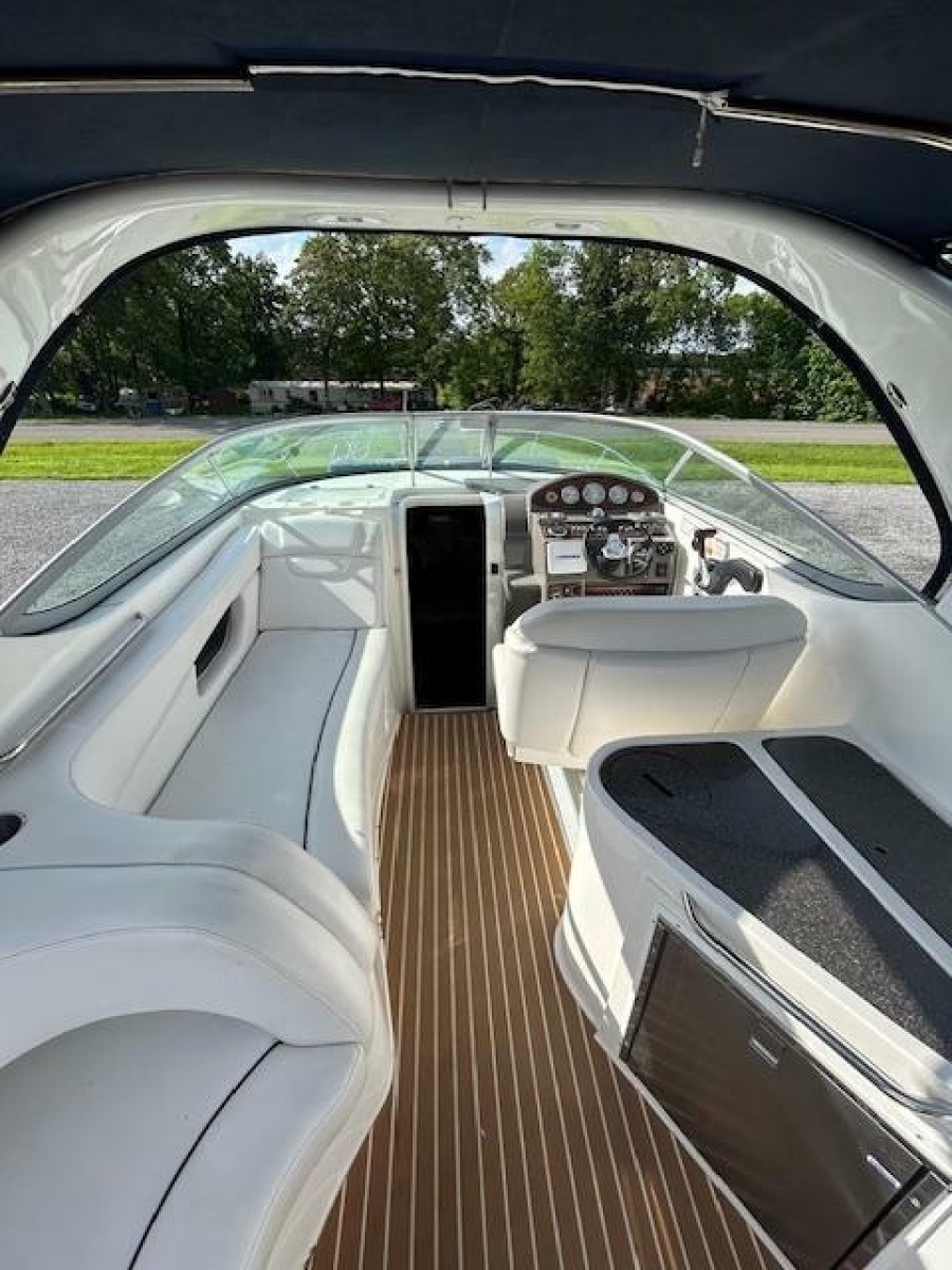 2013 Rinker 290 Express Cruiser