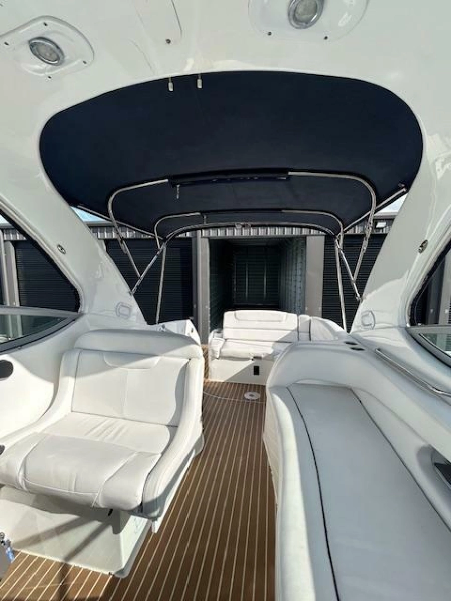2013 Rinker 290 Express Cruiser