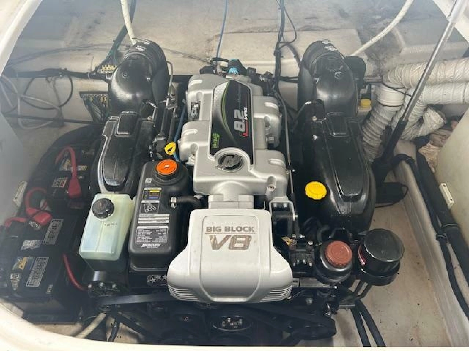 2013 Rinker 290 Express Cruiser