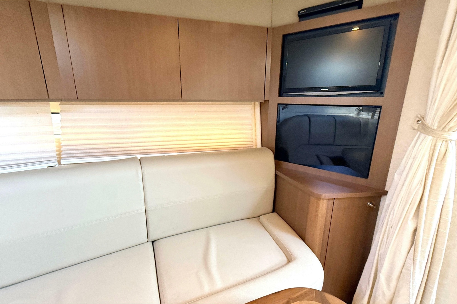 2013 Sea Ray 370 Venture