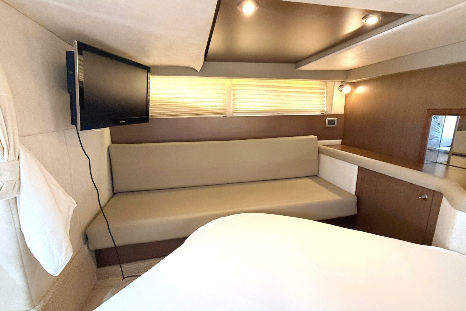 2013 Sea Ray 370 Venture