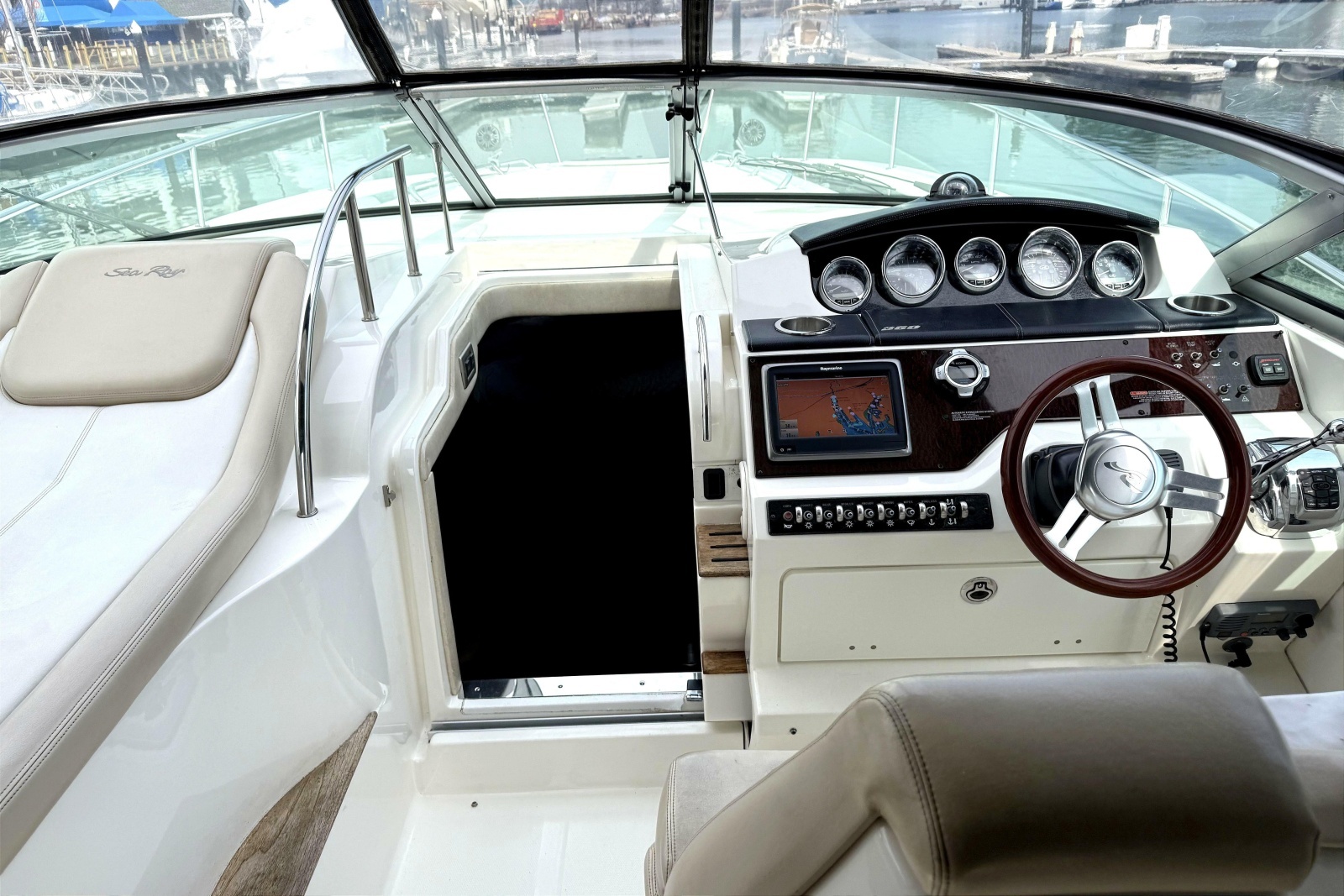 2013 Sea Ray Sundancer 350