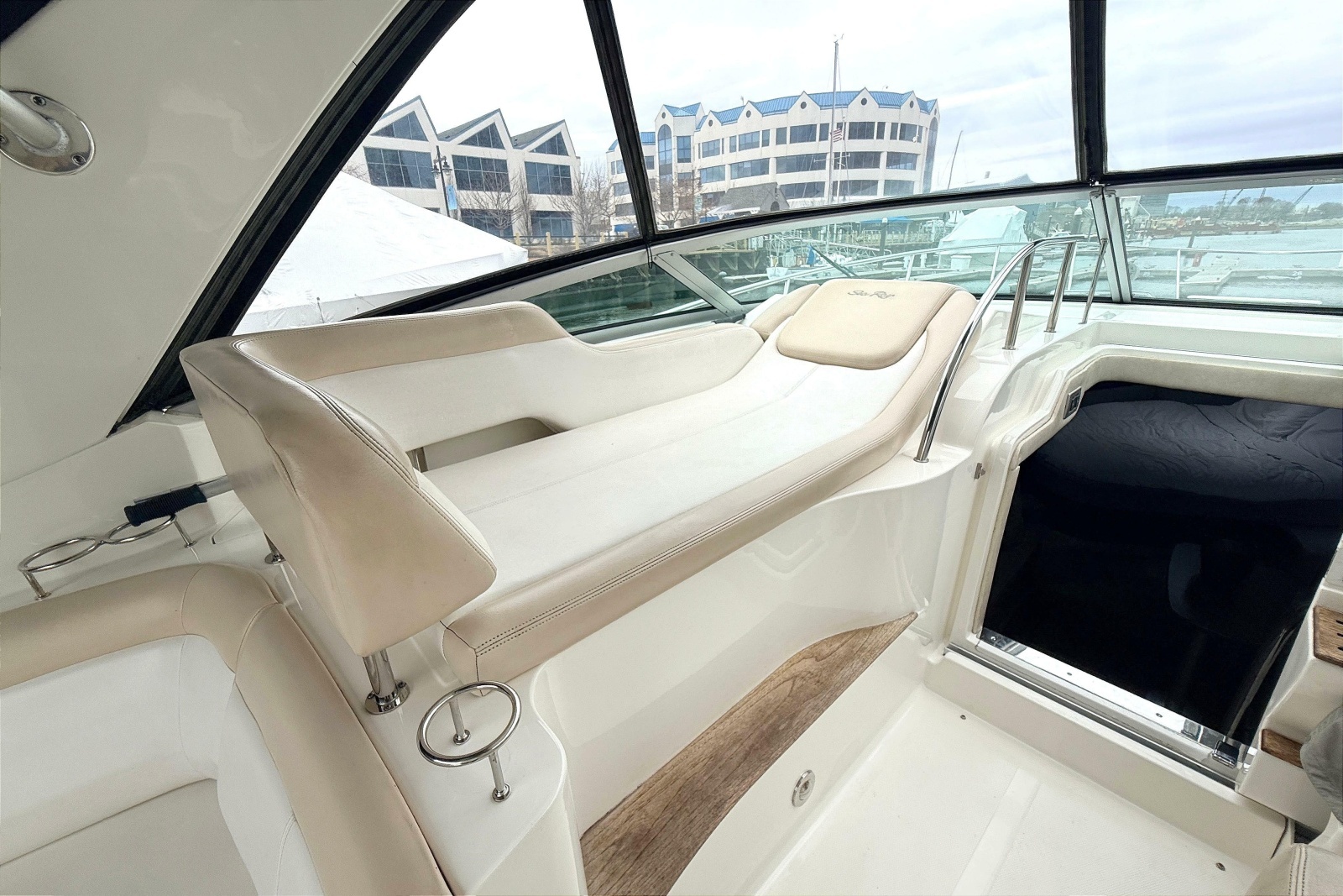 2013 Sea Ray Sundancer 350