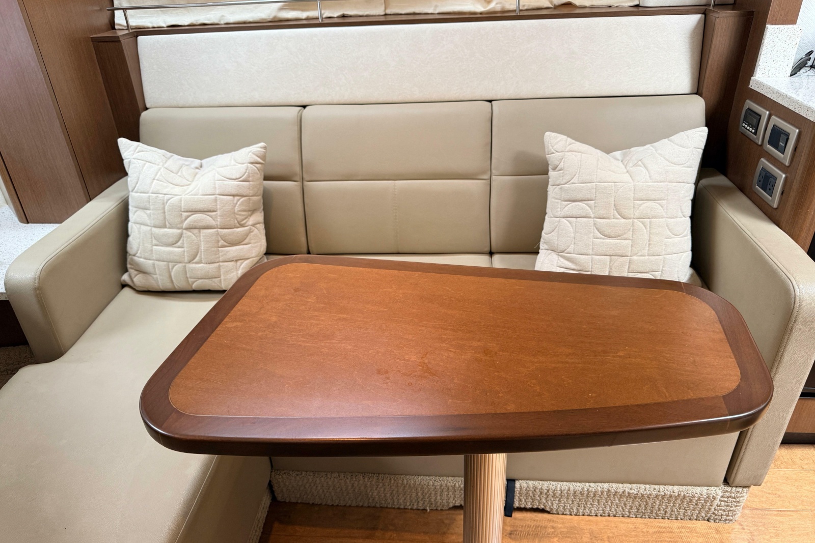 2013 Sea Ray Sundancer 350