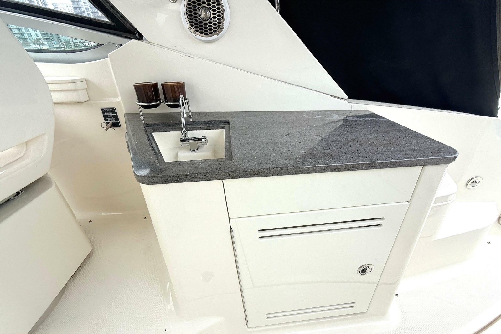 2013 Sea Ray Sundancer 350