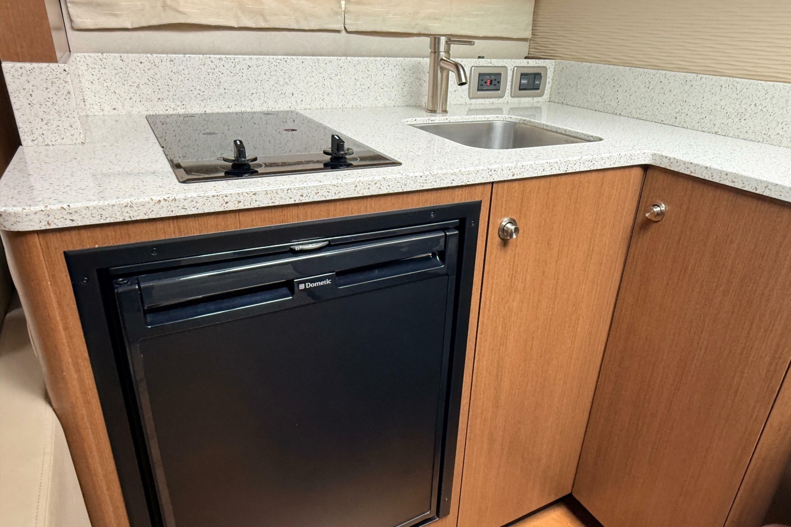 2013 Sea Ray Sundancer 350