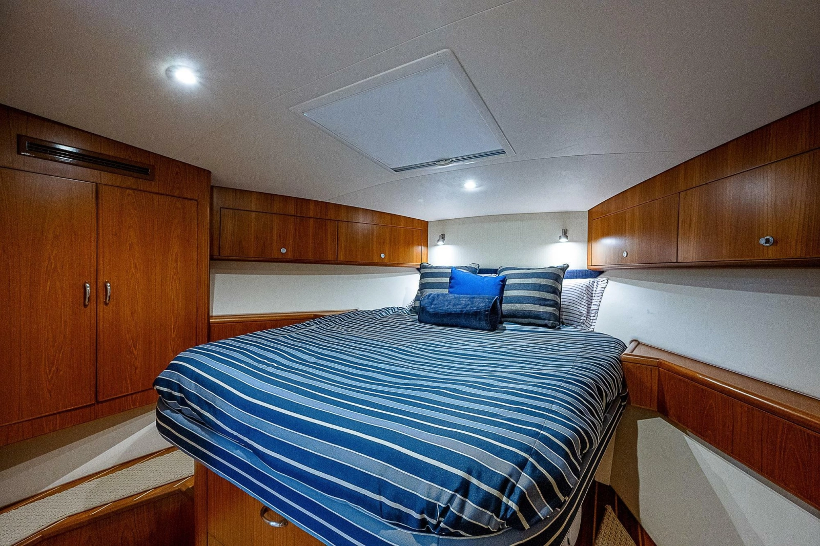2012 Cabo 44 Hardtop Express