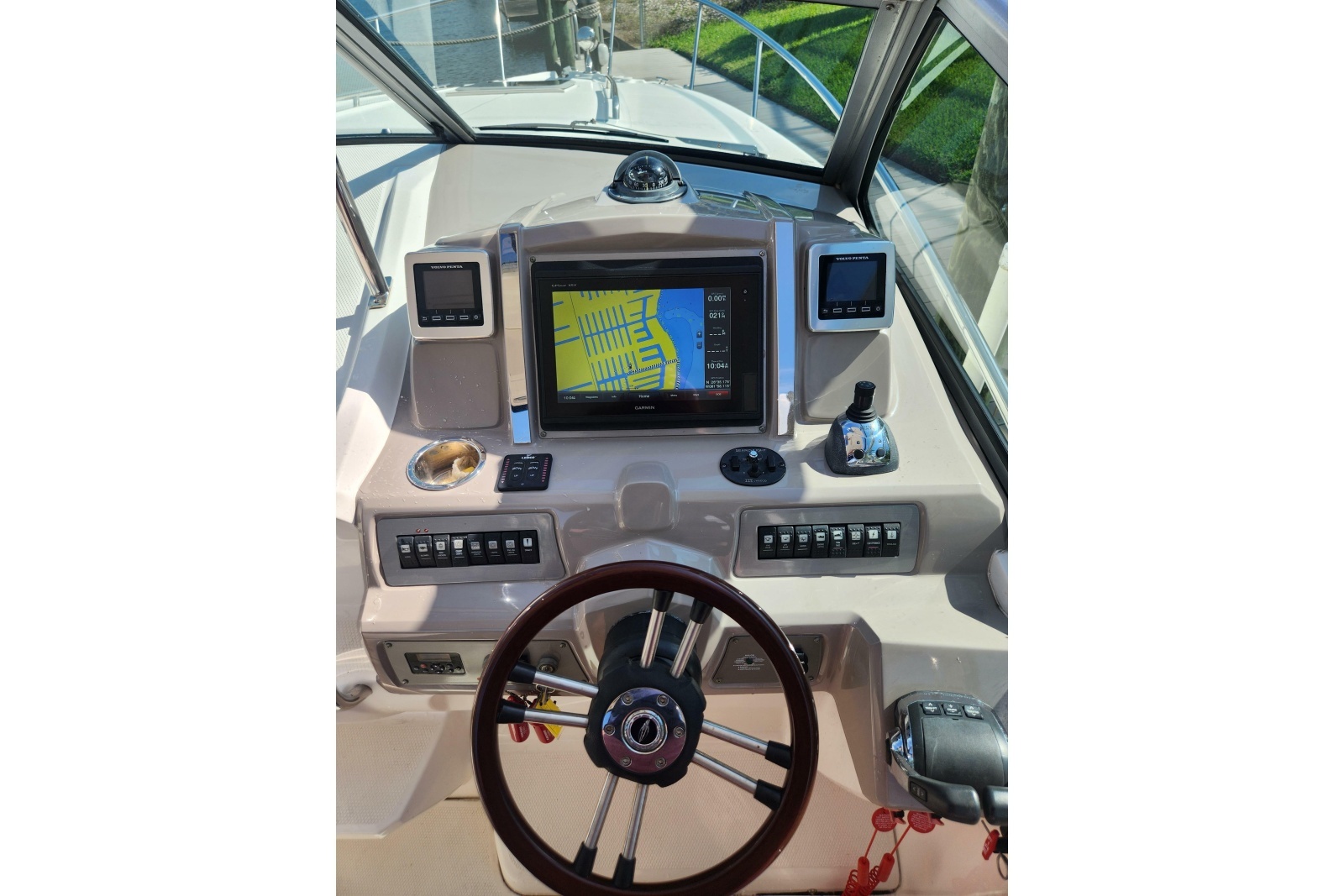 2012 Chaparral 310 Signature