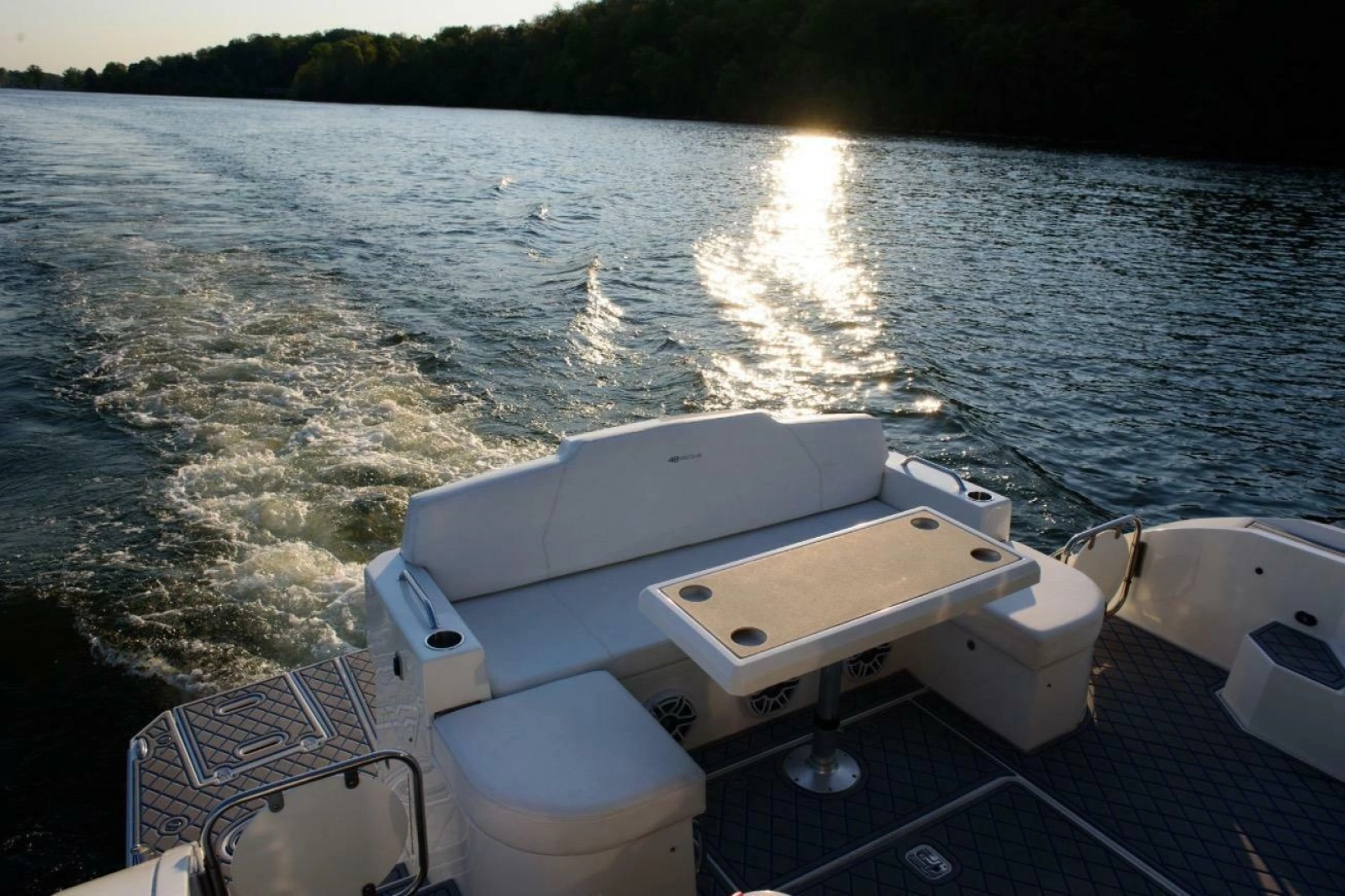 2012 Cruisers Yachts 48 Cantius