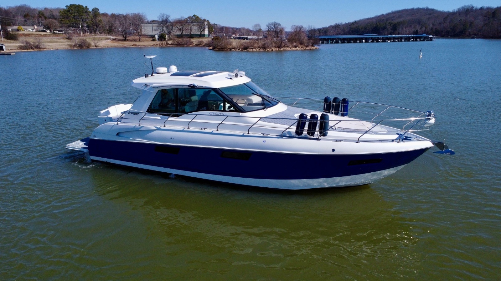 2012 Cruisers Yachts 48 Cantius