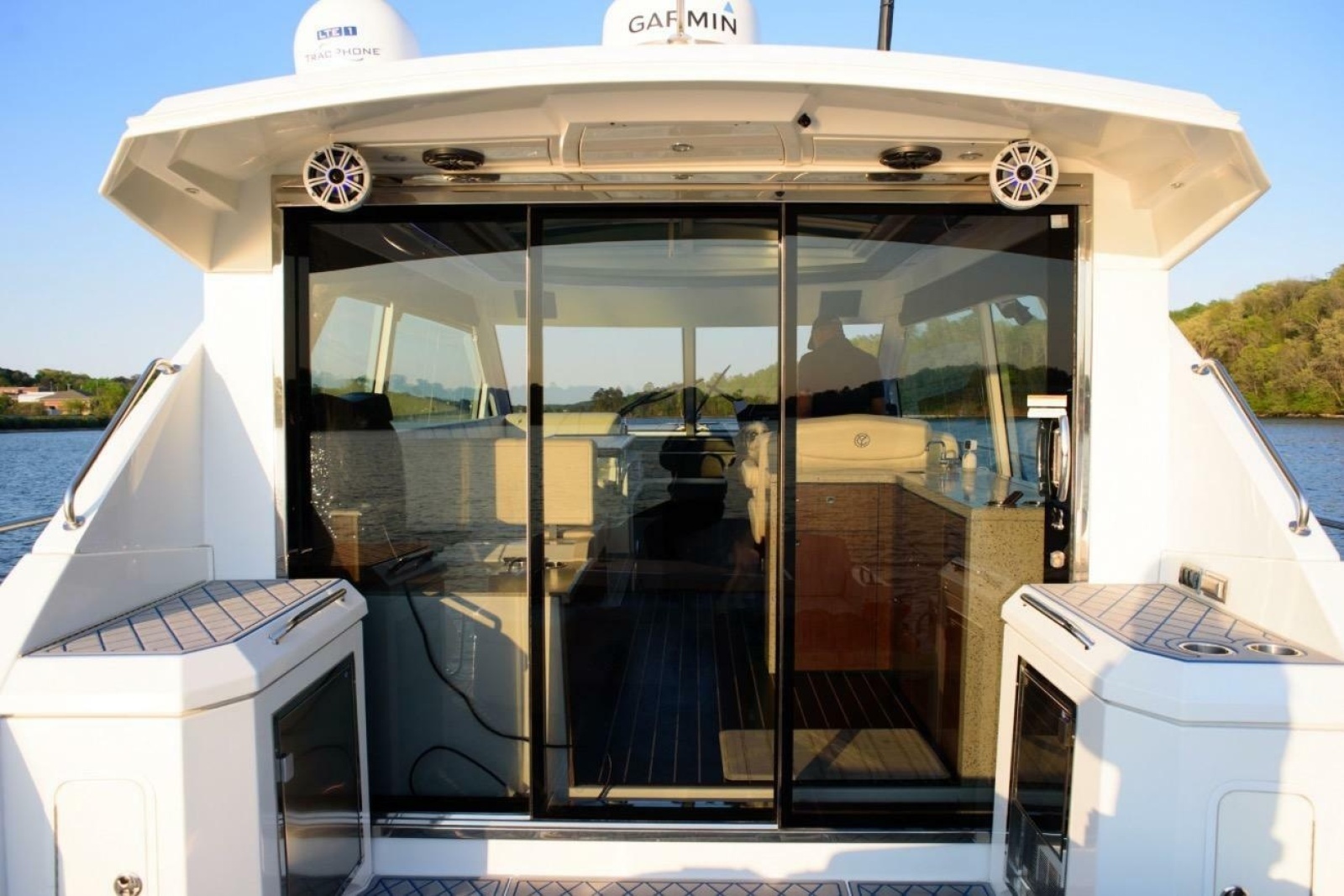 2012 Cruisers Yachts 48 Cantius