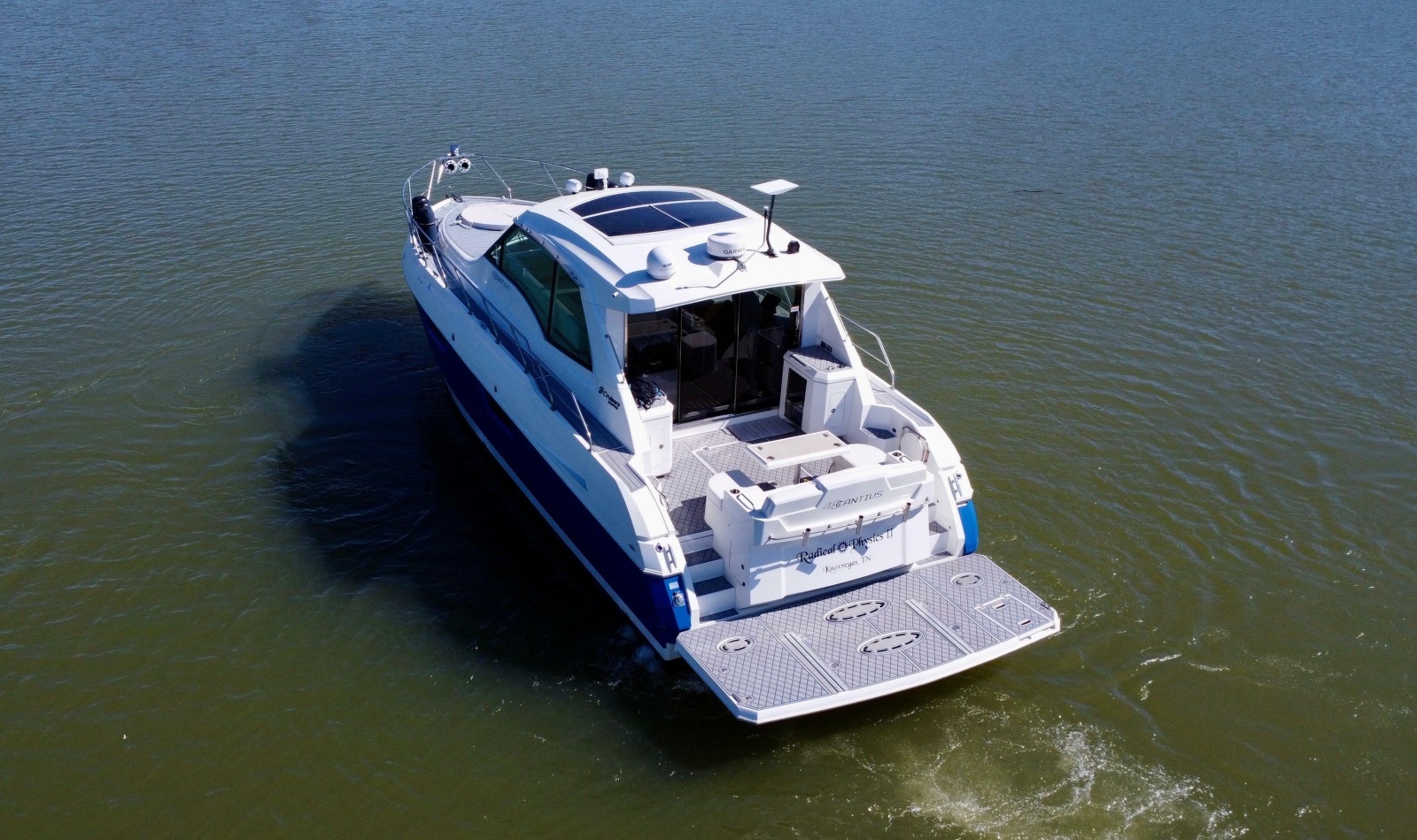 2012 Cruisers Yachts 48 Cantius