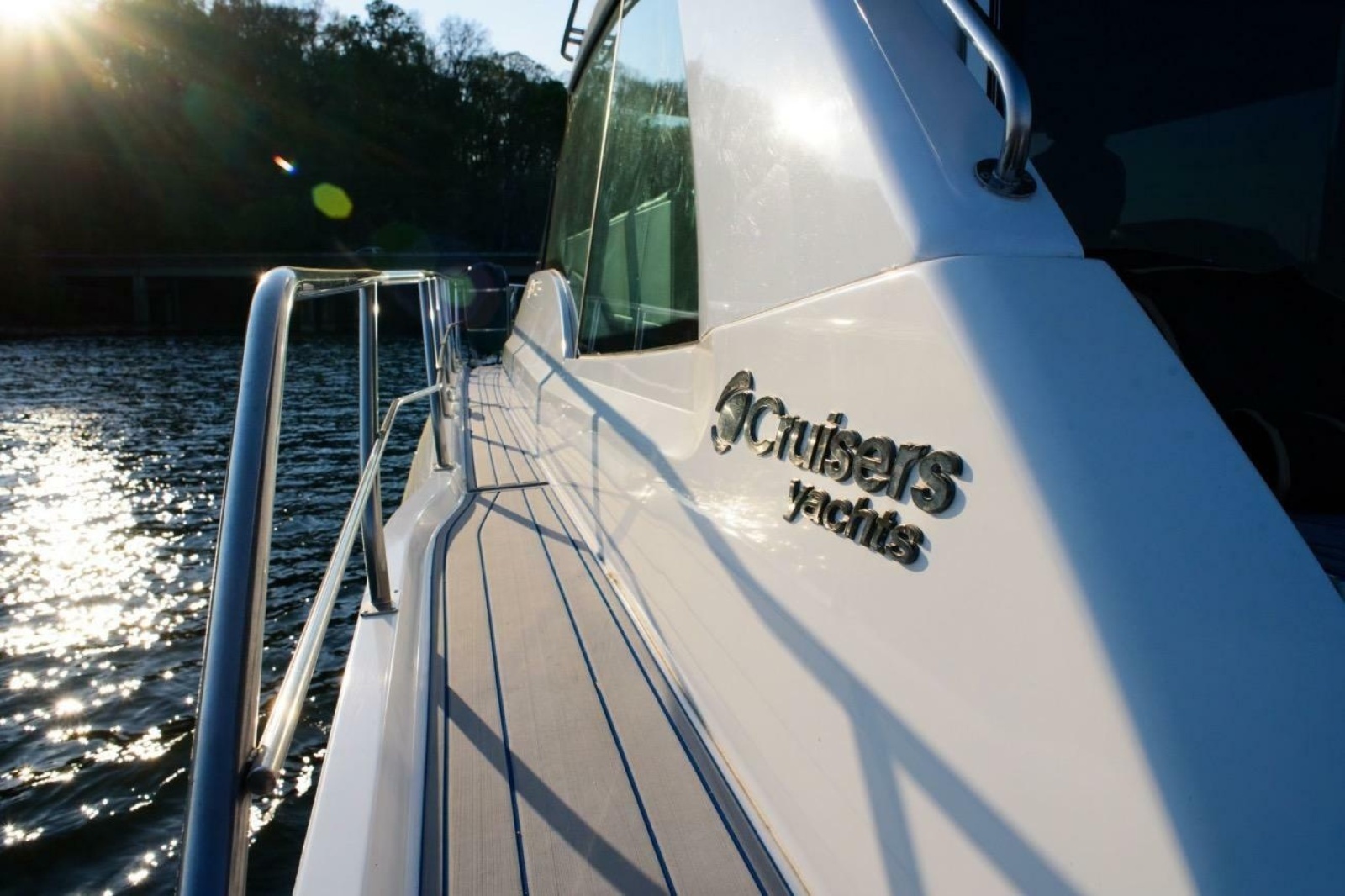 2012 Cruisers Yachts 48 Cantius