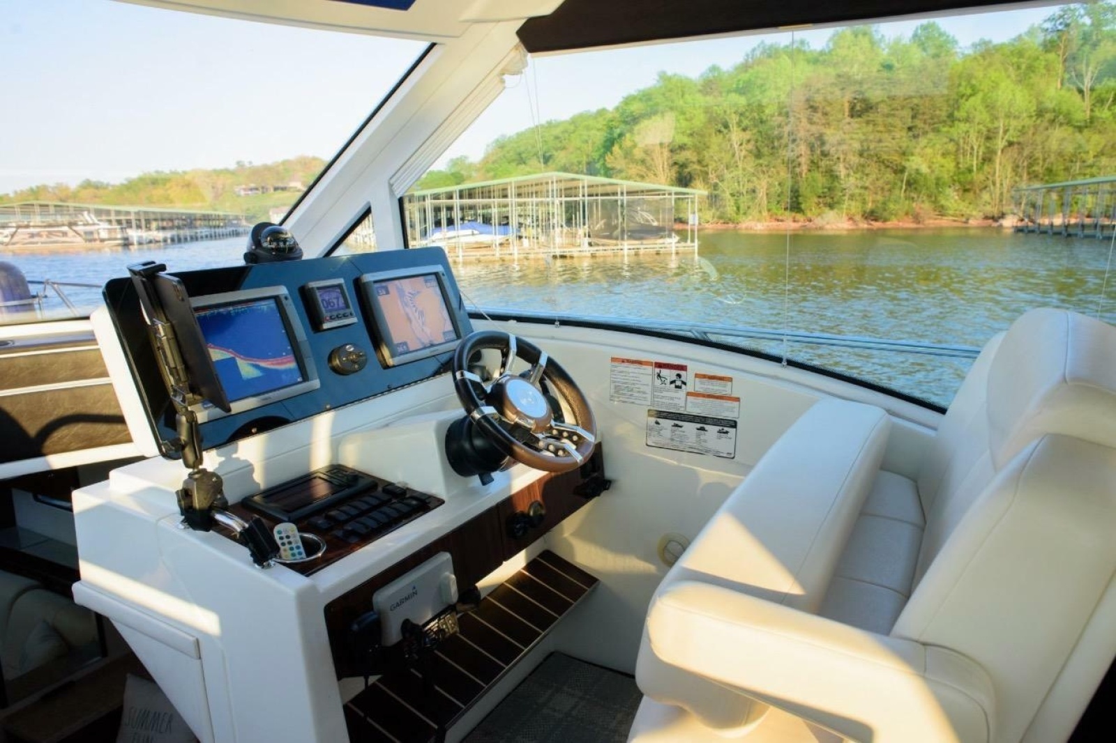 2012 Cruisers Yachts 48 Cantius