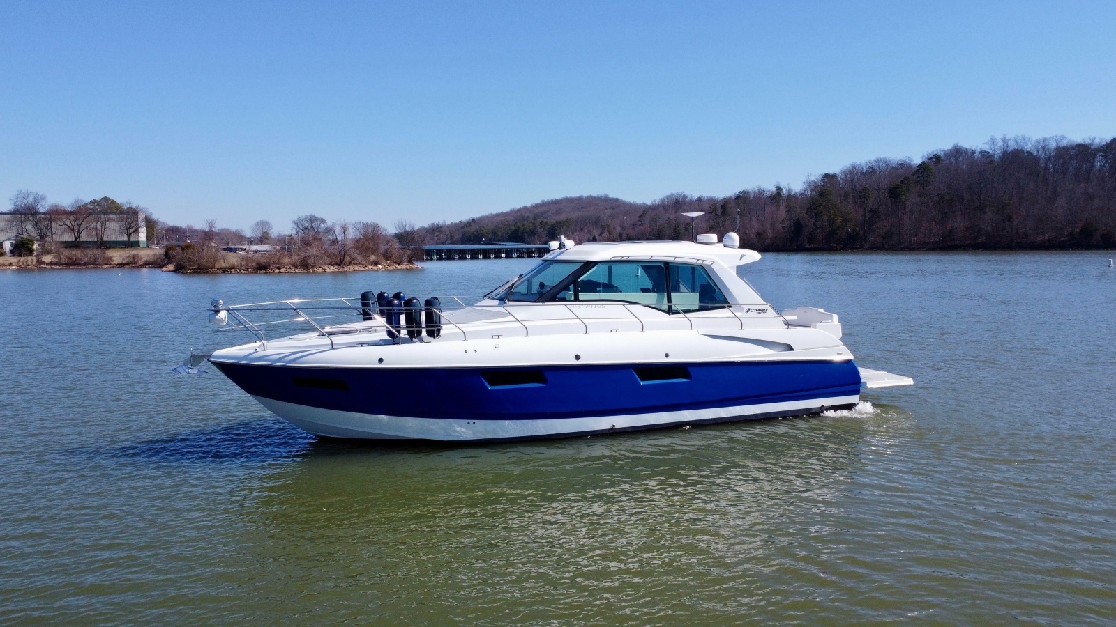 2012 Cruisers Yachts 48 Cantius