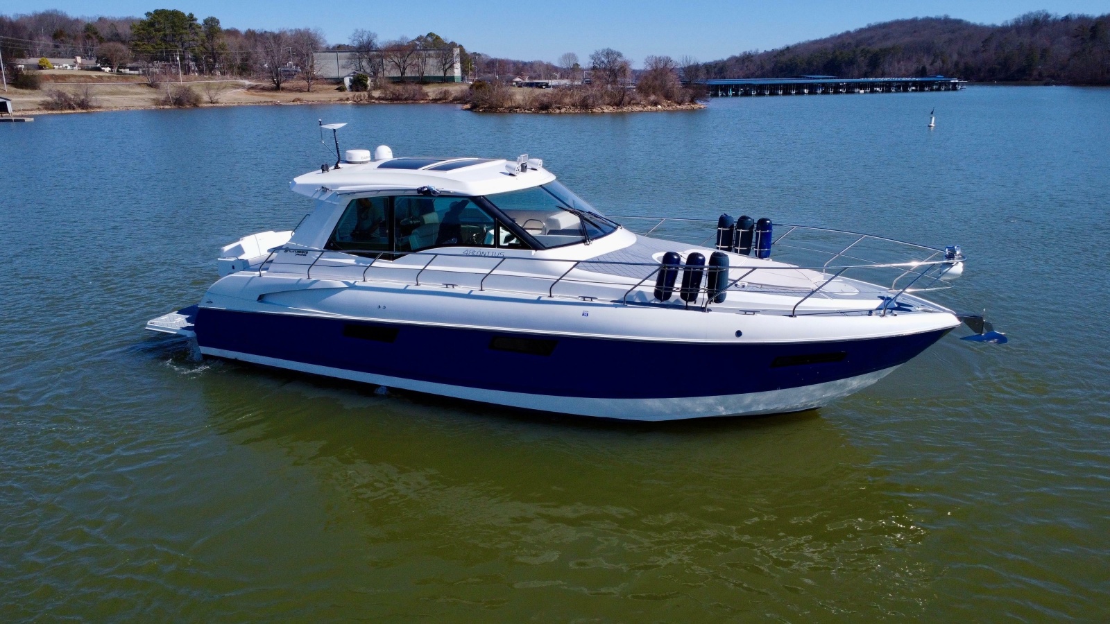 2012 Cruisers Yachts 48 Cantius