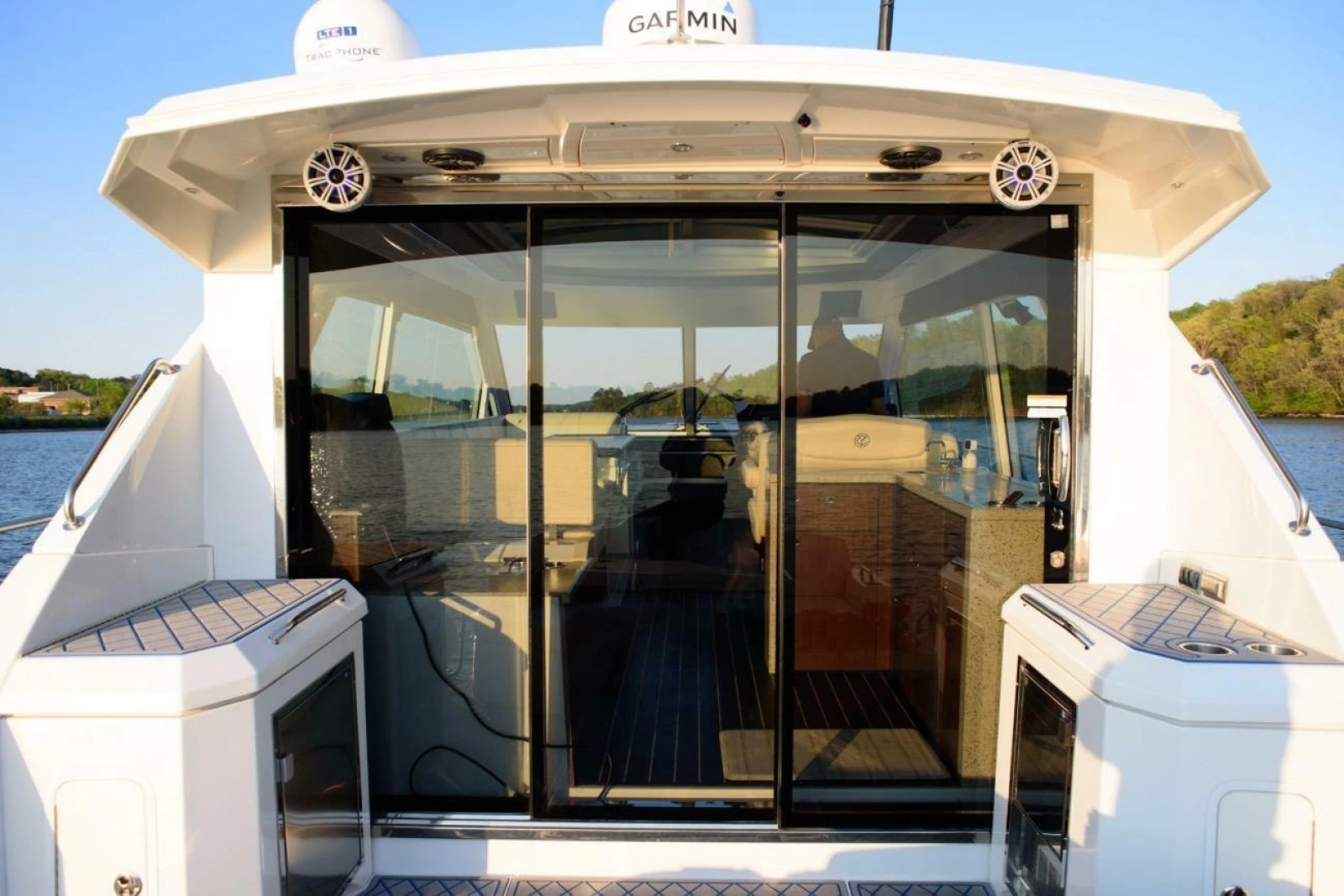 2012 Cruisers Yachts 48 Cantius