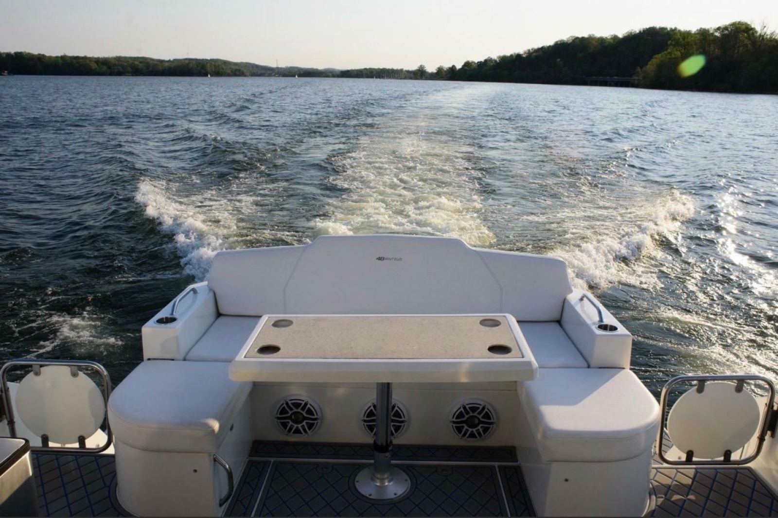 2012 Cruisers Yachts 48 Cantius