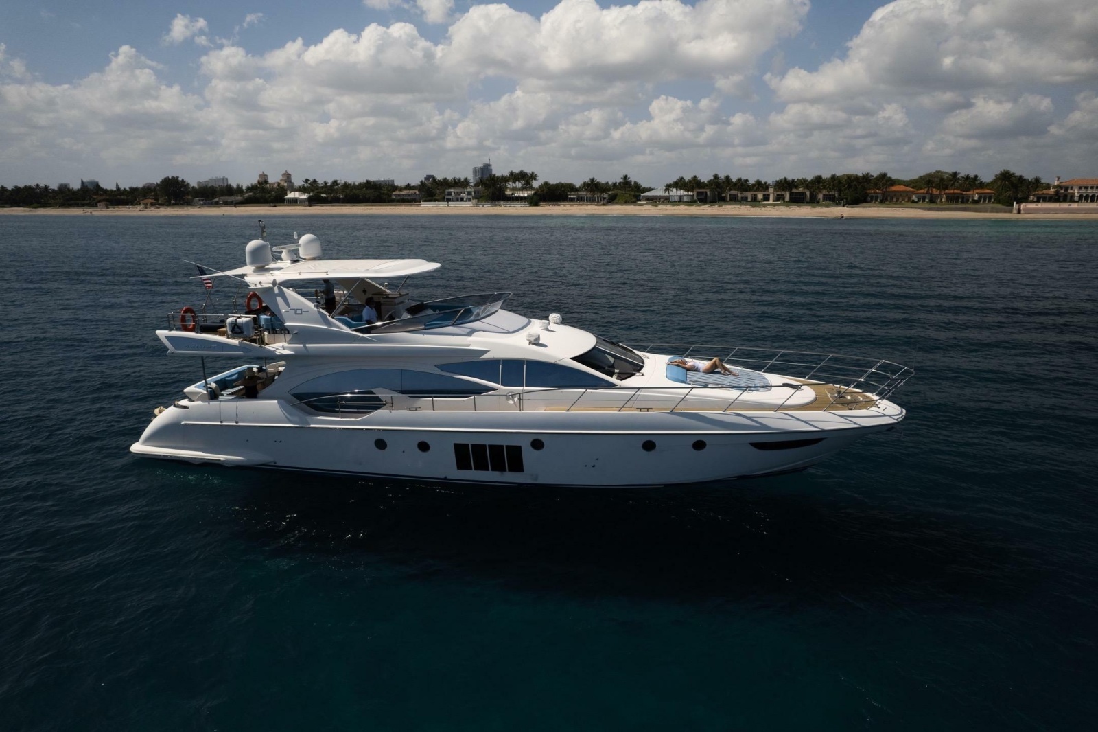 2011 Azimut 70