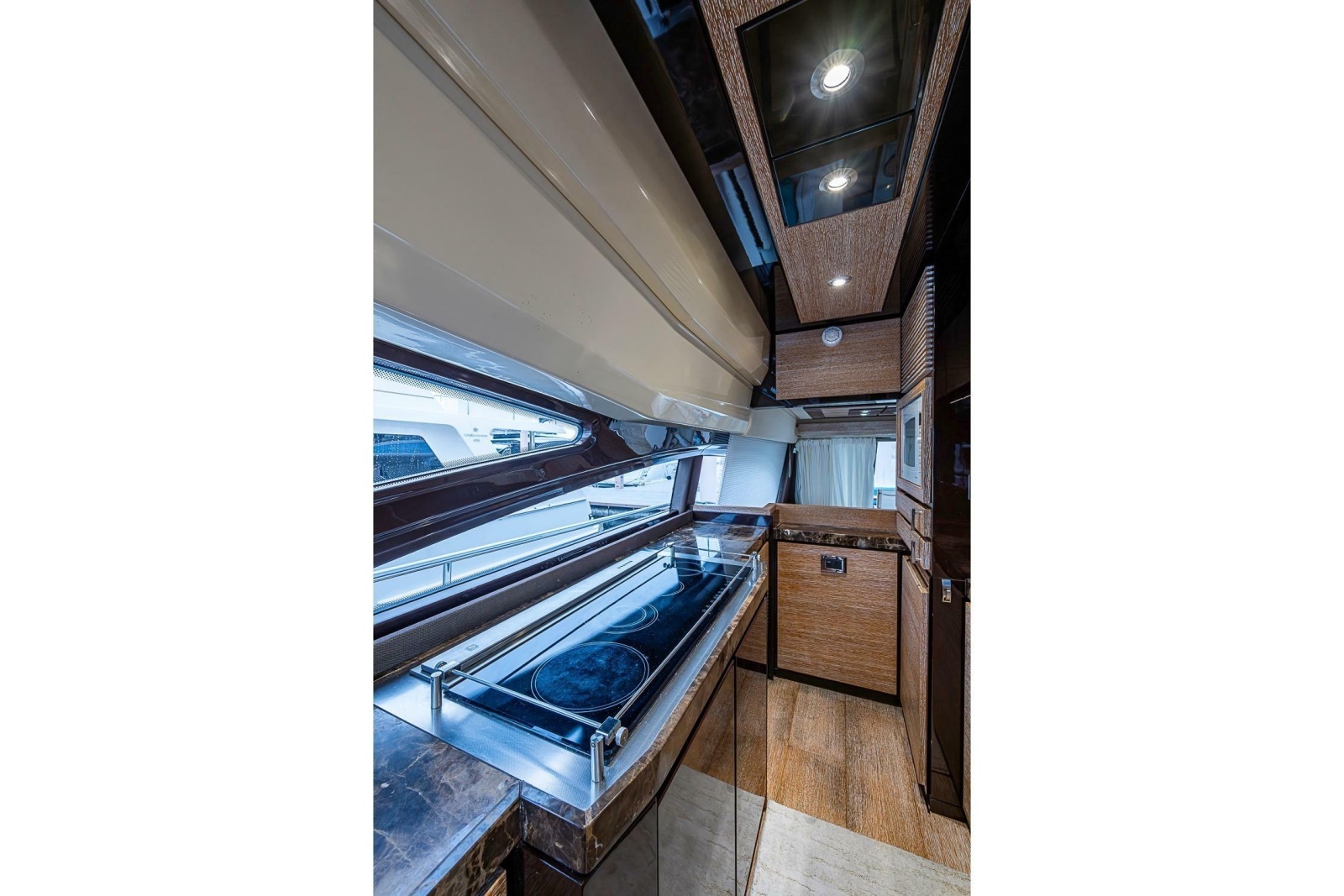 2011 Azimut 70