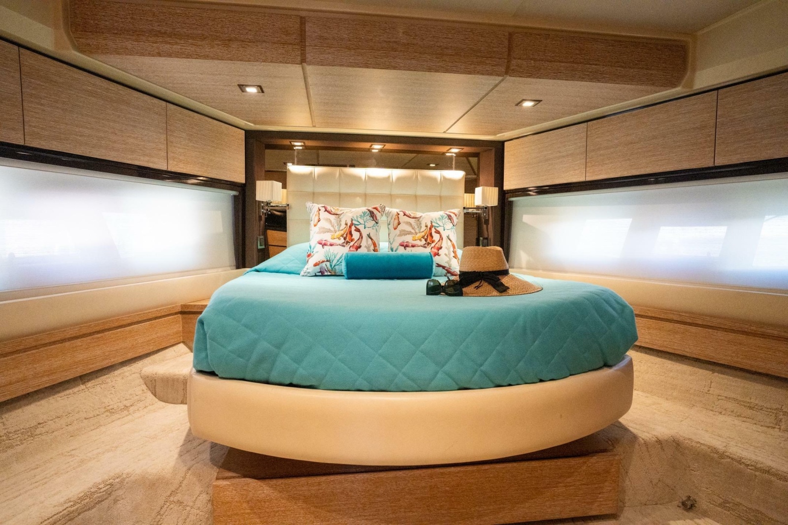 2011 Azimut 70