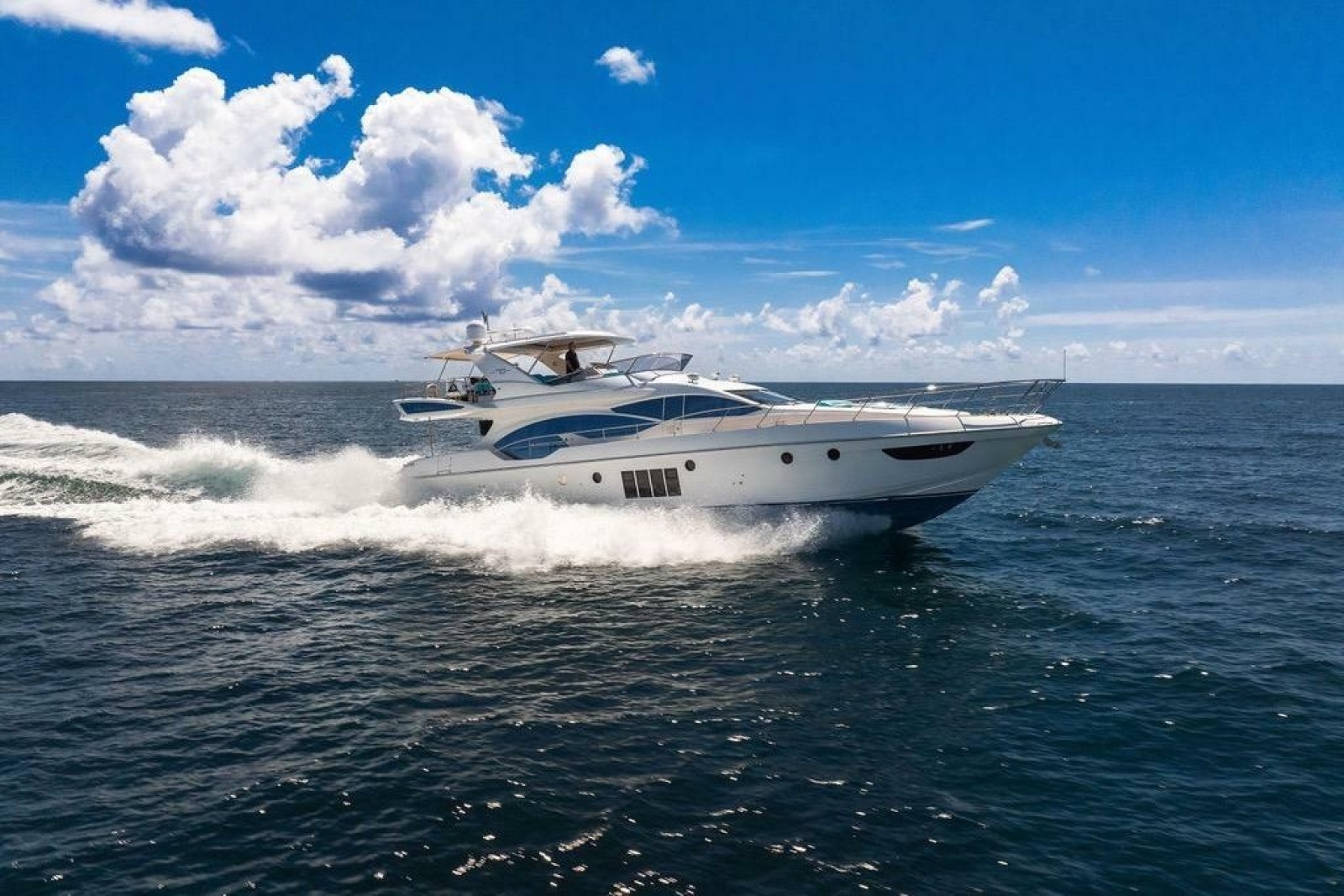 2011 Azimut 70