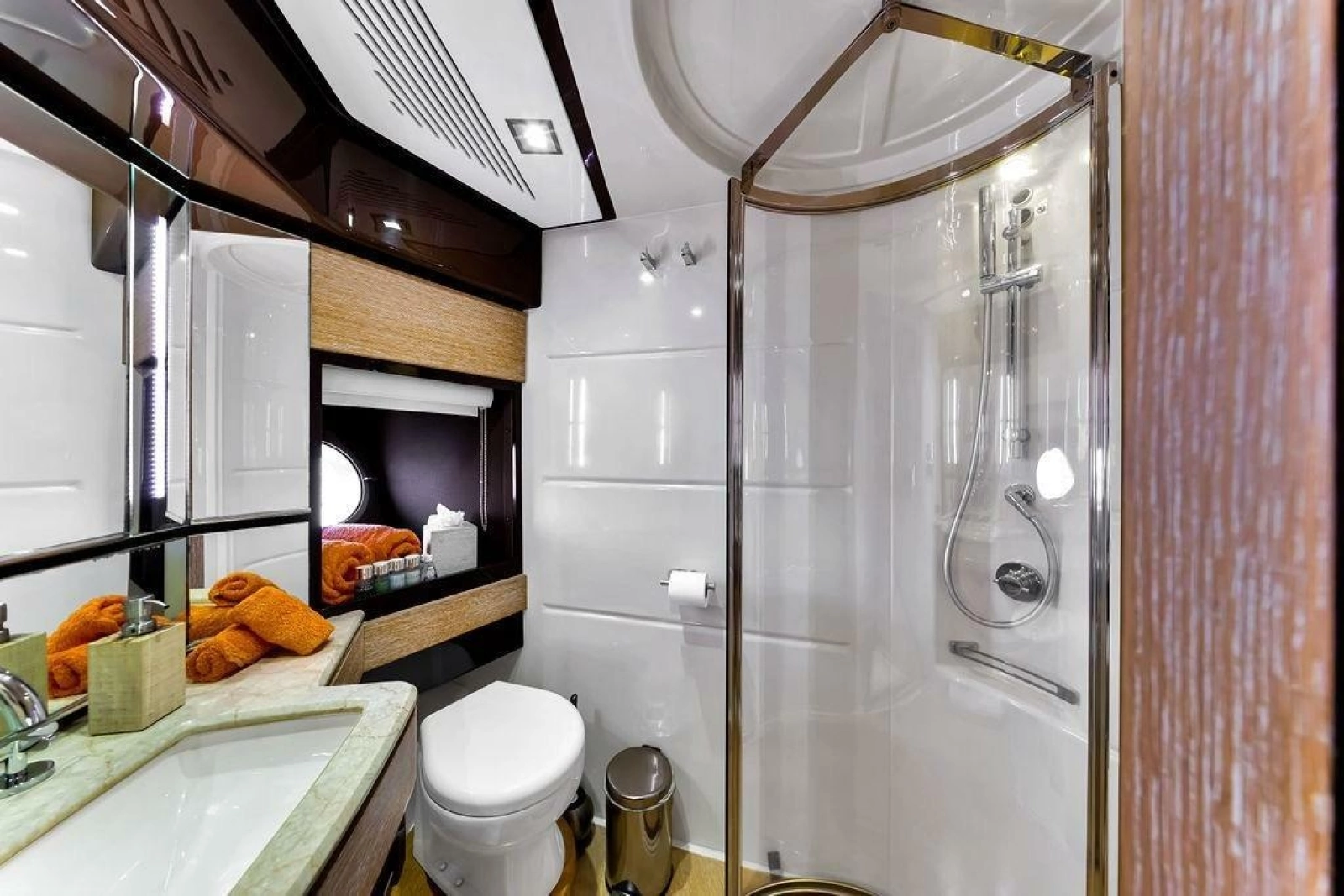 2011 Azimut 70