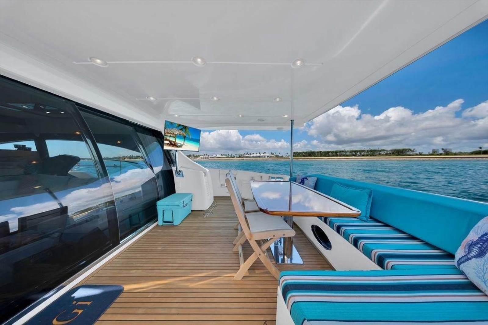 2011 Azimut 70