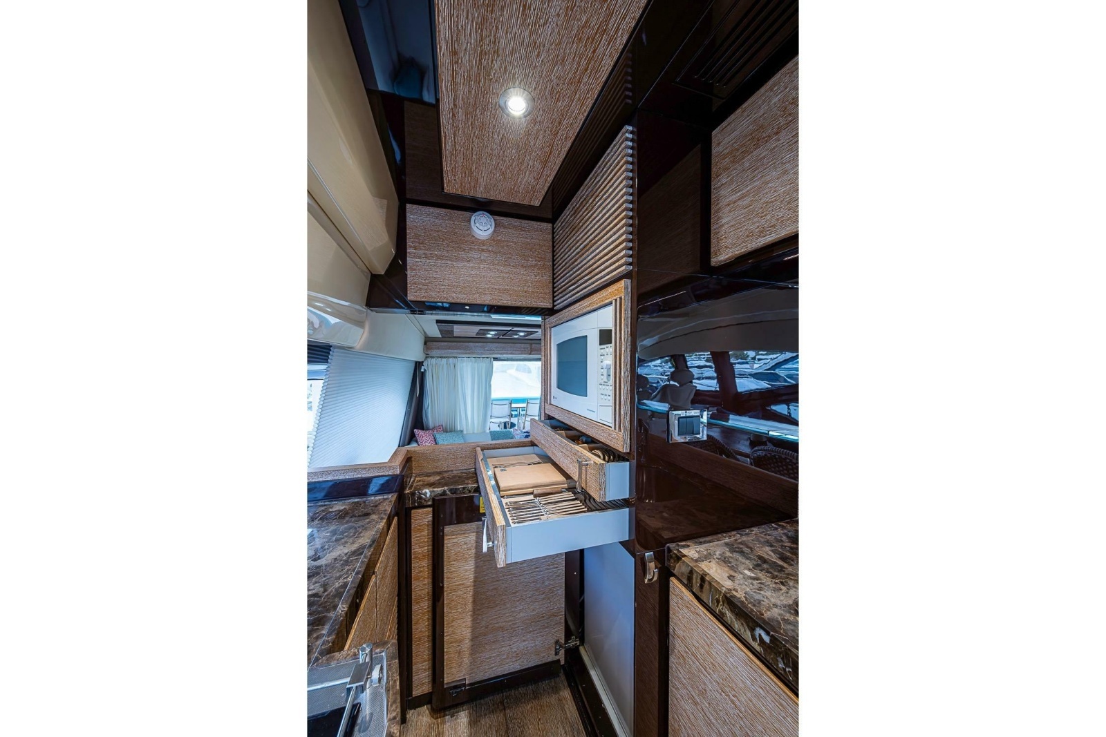 2011 Azimut 70